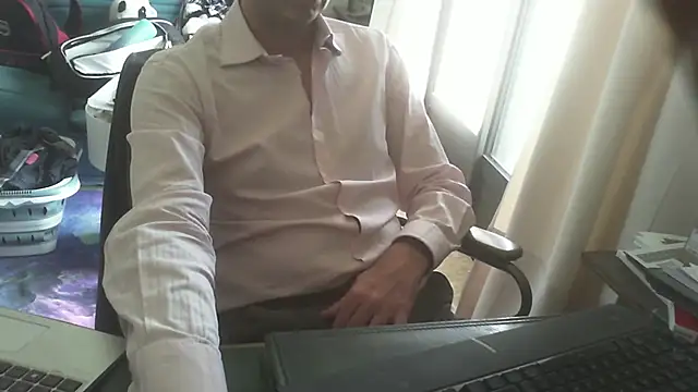 Snapshot of shyfrenchcock1 chatting on 04/21/26, 03:07 shyfrenchcock1 online show from 04/21/26, 03:07