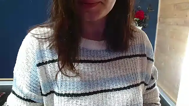 Snapshot of NovaBabe21 chatting on 10/28/25, 05:44 NovaBabe21 online show from 10/28/25, 05:44