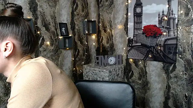 Snapshot of KarolinaRosse_ chatting on 12/31/24, 06:48 KarolinaRosse online show from 12/31/24, 06:48
