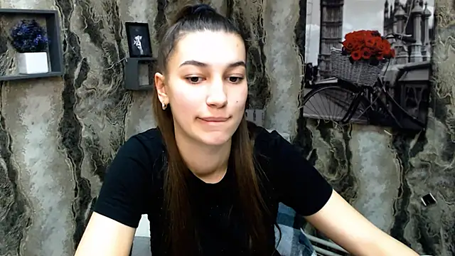 Snapshot of KarolinaRosse_ chatting on 02/07/25, 01:11 KarolinaRosse online show from 02/07/25, 01:11