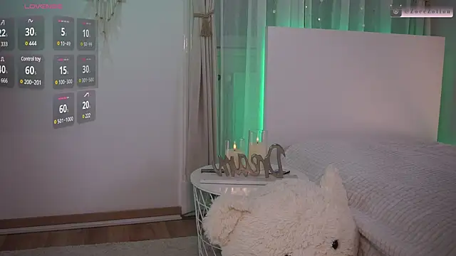 Snapshot of ZoeeZolton chatting on 12/15/24, 02:27 ZoeeZolton online show from 12/15/24, 02:27