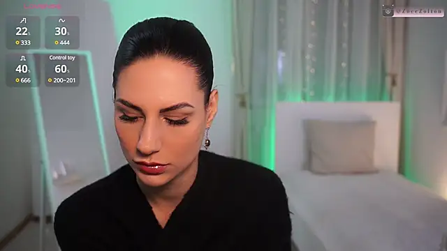 Snapshot of ZoeeZolton chatting on 12/16/24, 05:43 ZoeeZolton online show from 12/16/24, 05:43