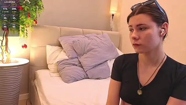 Snapshot of Bella_Murrr chatting on 03/20/25, 12:32 Bella Murrr online show from 03/20/25, 12:32