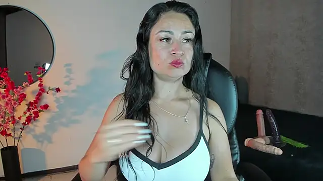 Snapshot of SaraMilf_69 chatting on 10/03/25, 02:14 SaraMilf 69 online show from 10/03/25, 02:14