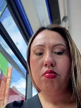 Snapshot of VIOLETA-25_ chatting on 11/18/25, 02:54 VIOLETA-25 online show from 11/18/25, 02:54