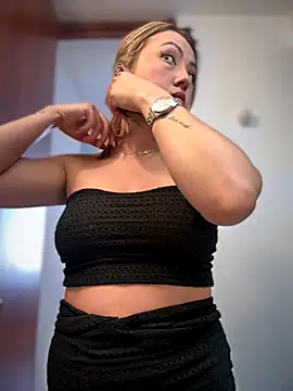 Snapshot of VIOLETA-25_ chatting on 12/04/25, 02:04 VIOLETA-25 online show from 12/04/25, 02:04