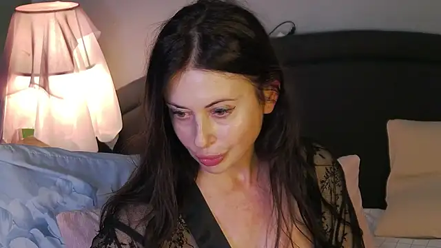 Mia Lovi online show from 11/12/25, 08:08