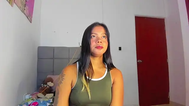 Snapshot of Miranda-brow chatting on 07/12/26, 04:58 Miranda-brow online show from 07/12/26, 04:58