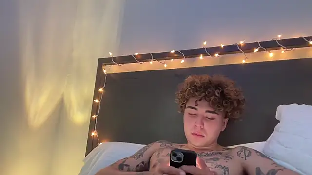 Youngjoshy online show from 12/25/24, 04:43