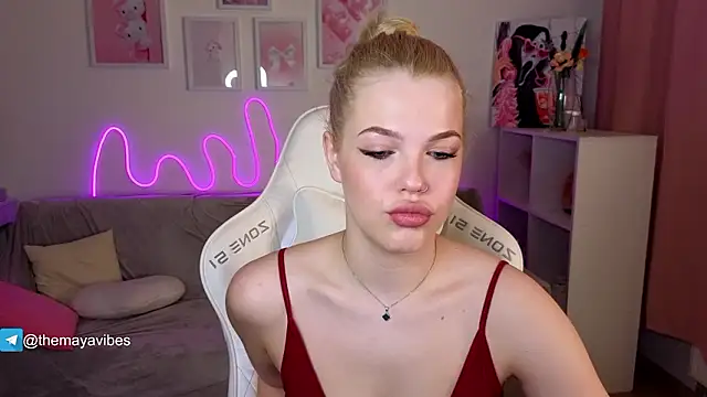 Maya Rave online show from 02/12/26, 03:45