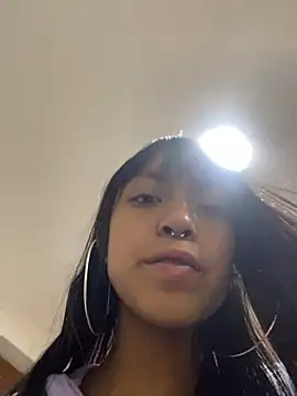 Snapshot of bonnie_18x chatting on 12/19/24, 02:23 bonnie 18x online show from 12/19/24, 02:23