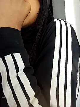 bonnie 18x online show from 11/07/25, 11:49