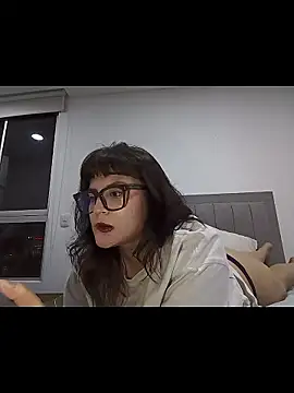 Snapshot of PoliBenett_ chatting on 01/15/26, 02:16 PoliBenett online show from 01/15/26, 02:16