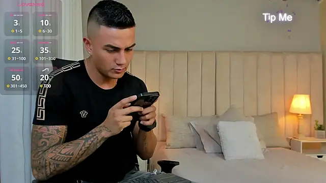 Aron Bolt online show from 01/12/25, 03:39