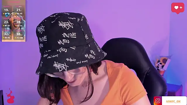 haanna thompsoon online show from 02/25/25, 10:29