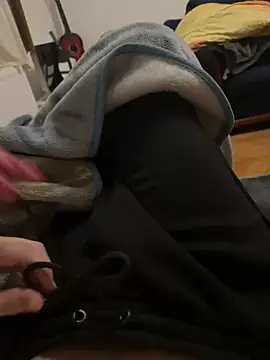 Snapshot of jessieandjames29 chatting on 03/22/25, 04:58 jessieandjames29 online show from 03/22/25, 04:58