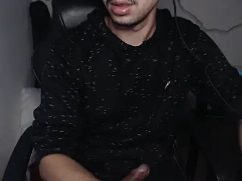 Snapshot of anjonoturno1 chatting on 01/21/25, 02:43 anjonoturno1 online show from 01/21/25, 02:43