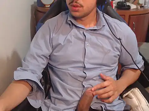 Snapshot of anjonoturno1 chatting on 09/28/25, 10:48 anjonoturno1 online show from 09/28/25, 10:48