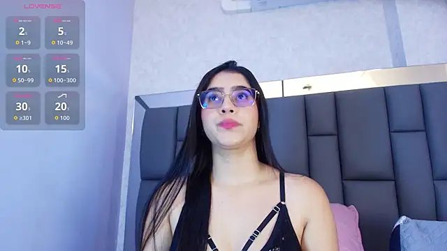 Snapshot of Amy_wats0n chatting on 04/17/26, 07:06 Amy wats0n online show from 04/17/26, 07:06