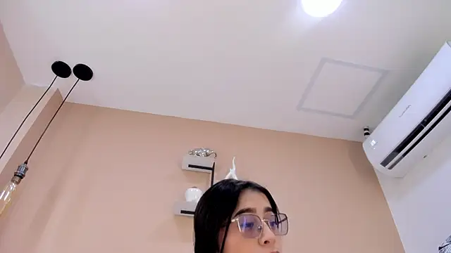 Snapshot of Amy_wats0n chatting on 06/16/26, 07:05 Amy wats0n online show from 06/16/26, 07:05