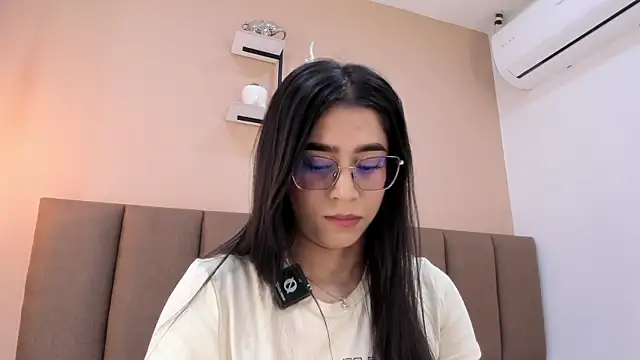Snapshot of Amy_wats0n chatting on 06/26/26, 07:07 Amy wats0n online show from 06/26/26, 07:07