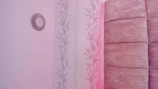 Snapshot of HazelMoret chatting on 02/10/25, 06:13 HazelMoret online show from 02/10/25, 06:13