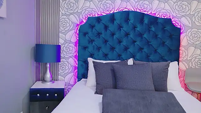 Snapshot of HazelMoret chatting on 02/17/26, 03:25 HazelMoret online show from 02/17/26, 03:25