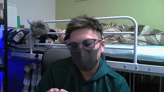 Snapshot of Owl1216 chatting on 01/31/25, 11:24 Owl1216 online show from 01/31/25, 11:24