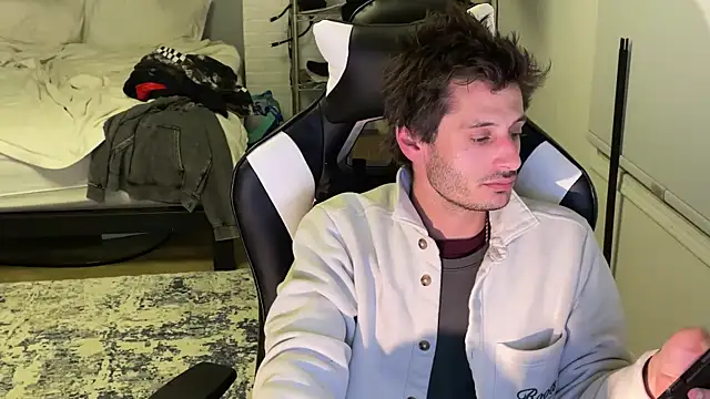 Snapshot of Dylansd chatting on 12/23/24, 06:44 Dylansd online show from 12/23/24, 06:44