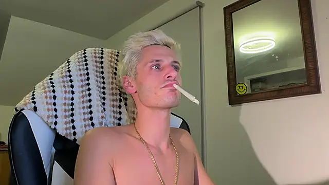 Snapshot of Dylansd chatting on 01/12/25, 08:57 Dylansd online show from 01/12/25, 08:57