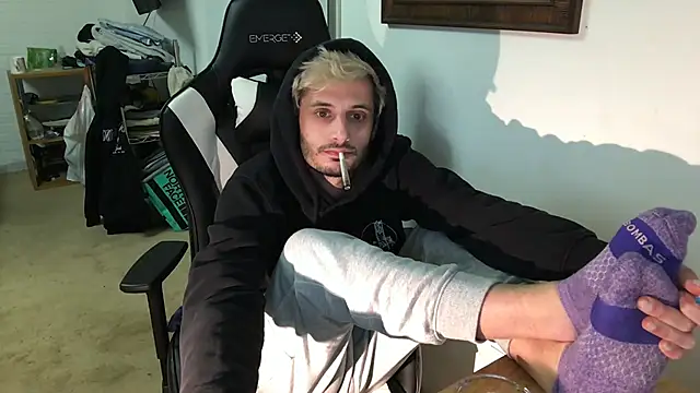 Snapshot of Dylansd chatting on 03/04/25, 06:47 Dylansd online show from 03/04/25, 06:47