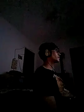 Snapshot of Alconnegroduf chatting on 09/22/25, 09:22 Alconnegroduf online show from 09/22/25, 09:22