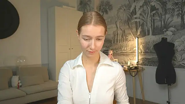 solar bella online show from 01/13/25, 01:39