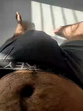 Snapshot of themostnaughtiestguyy chatting on 11/10/25, 03:05 themostnaughtiestguyy online show from 11/10/25, 03:05