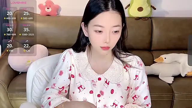 Yilin1999 online show from 02/14/25, 09:43