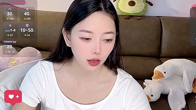 Yilin1999 online show from 10/23/25, 06:56