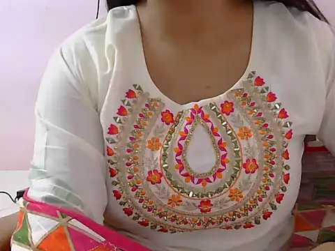 Snapshot of diva-22 chatting on 01/14/25, 01:06 diva-22 online show from 01/14/25, 01:06