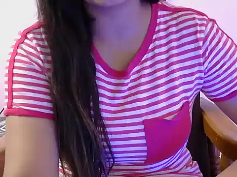 Snapshot of diva-22 chatting on 01/17/25, 01:24 diva-22 online show from 01/17/25, 01:24