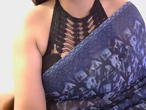 Snapshot of diva-22 chatting on 02/10/25, 02:37 diva-22 online show from 02/10/25, 02:37