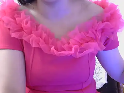 Snapshot of diva-22 chatting on 02/12/25, 01:27 diva-22 online show from 02/12/25, 01:27