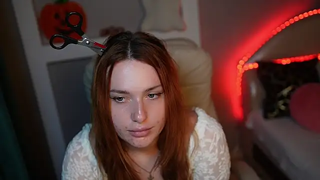 LisaElfy online show from 10/22/25, 03:56