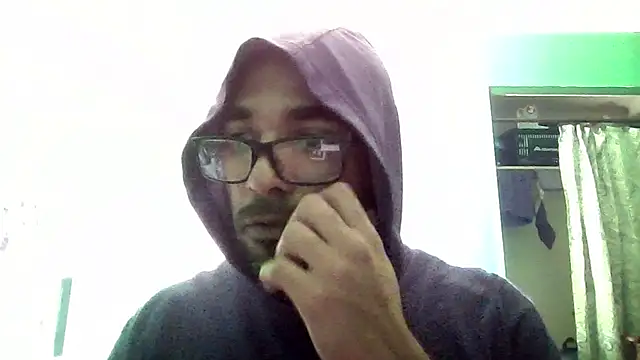 Snapshot of _______the chatting on 12/13/25, 07:53 the online show from 12/13/25, 07:53