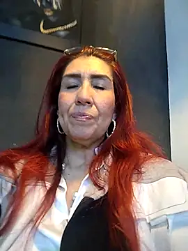 Perla Franco online show from 11/24/25, 05:07