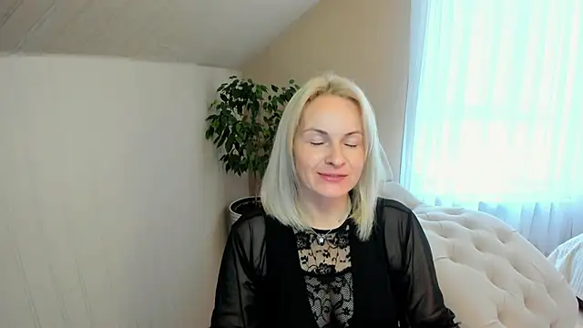 Snapshot of Alicee_Gracee chatting on 12/13/24, 09:02 Alicee Gracee online show from 12/13/24, 09:02