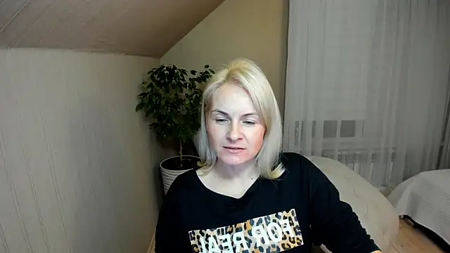 Snapshot of Alicee_Gracee chatting on 01/03/25, 06:14 Alicee Gracee online show from 01/03/25, 06:14