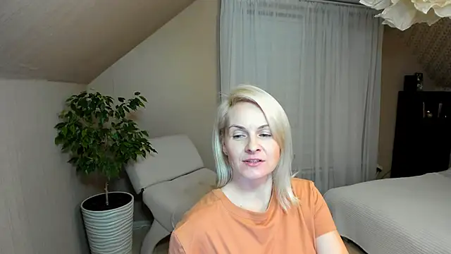 Snapshot of Alicee_Gracee chatting on 01/10/25, 07:21 Alicee Gracee online show from 01/10/25, 07:21