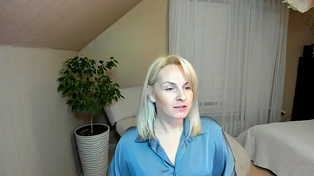 Snapshot of Alicee_Gracee chatting on 01/12/25, 04:08 Alicee Gracee online show from 01/12/25, 04:08