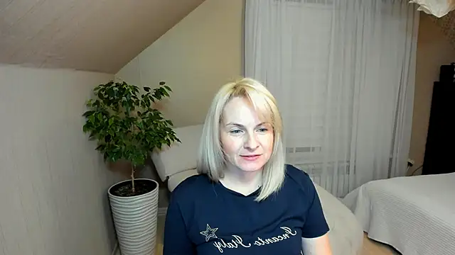 Snapshot of Alicee_Gracee chatting on 01/12/25, 07:42 Alicee Gracee online show from 01/12/25, 07:42