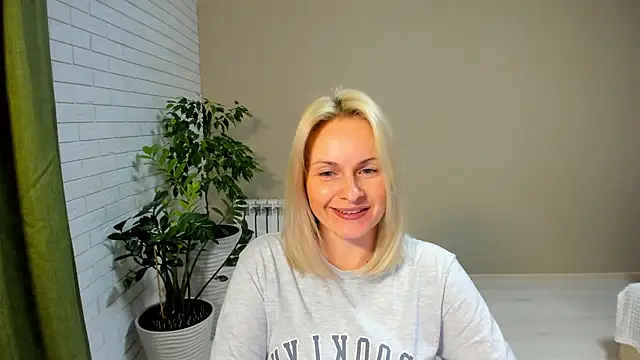 Snapshot of Alicee_Gracee chatting on 01/26/25, 06:37 Alicee Gracee online show from 01/26/25, 06:37