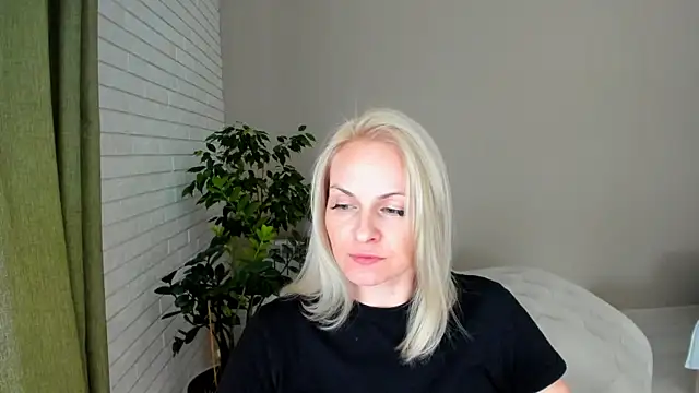 Snapshot of Alicee_Gracee chatting on 02/07/25, 12:39 Alicee Gracee online show from 02/07/25, 12:39